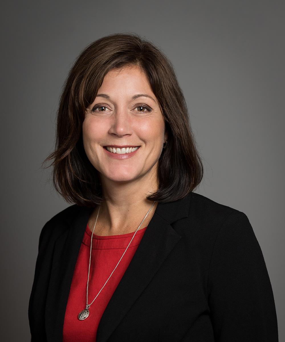 Elizabeth Fox | Service Specialist | Straight Arrow Financial Group